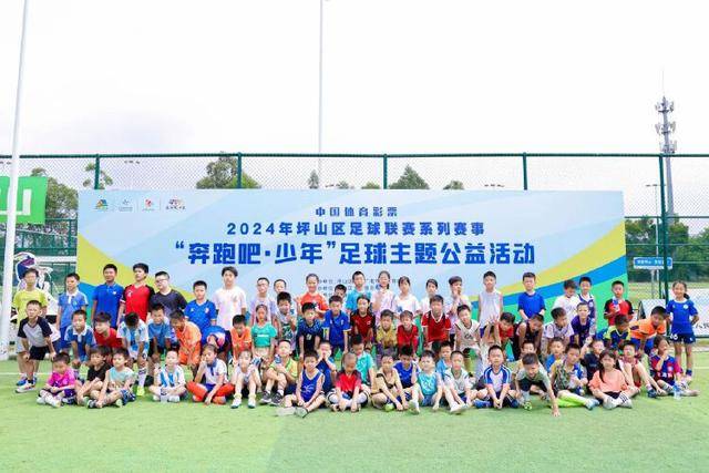 梅拉尼娅透露与儿子巴伦关系紧张，家庭时间日渐减少